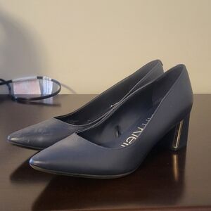 Calvin Klein Women's Navy Blue And Gold Heels